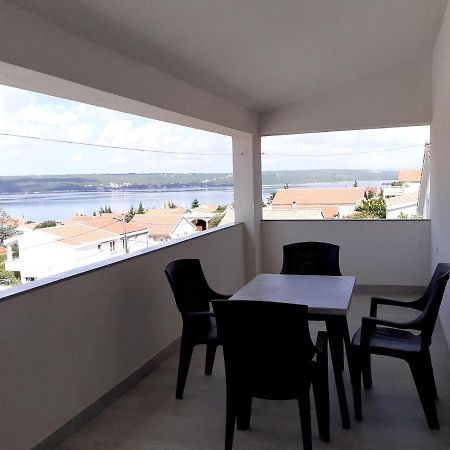 Apartmani Grumf Gornji Karin Extérieur photo